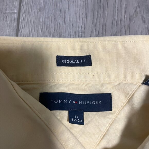 Tommy Hilfiger Regular Fit Mens 17 32/33 Button Down Dress Shirt Long Sleeve - Picture 2 of 6